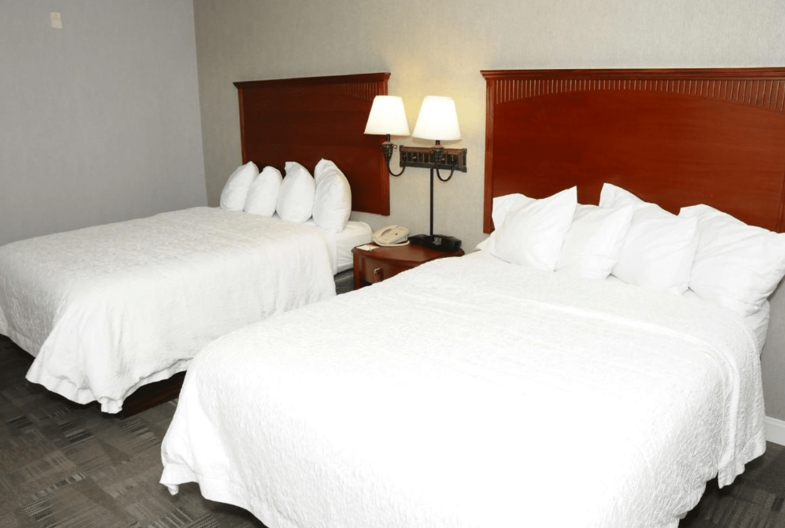 מלונות ברדינג - Hampton Inn & Suites Redding